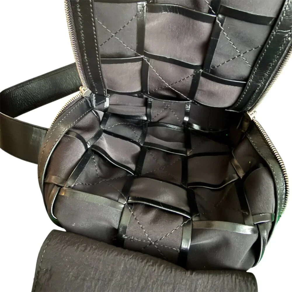 Bottega Veneta Cassette Crossbody Messenger Bag Black Intrecciato Leather NWT‎